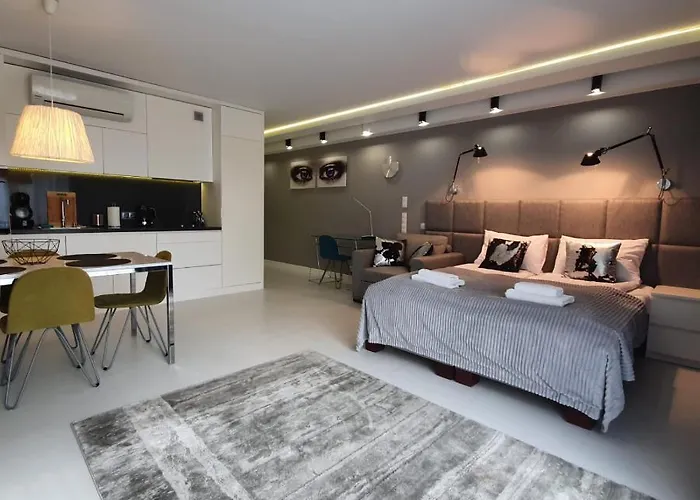 Studio Łazarza 13